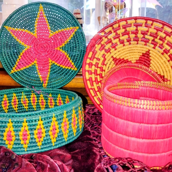 Vintage Bohemian Hand Woven Bright Ener Set Three Basket & Bowls Lids Mint - Picture 9 of 15
